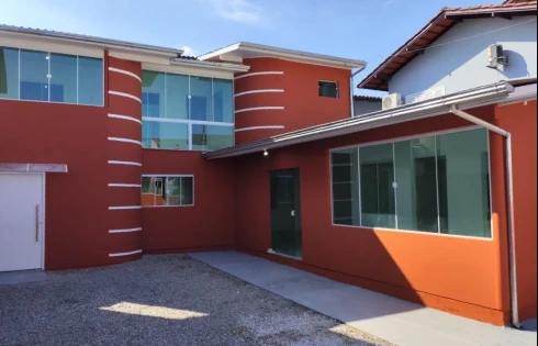 Casa com 4 quartos em Forquilhas, São José