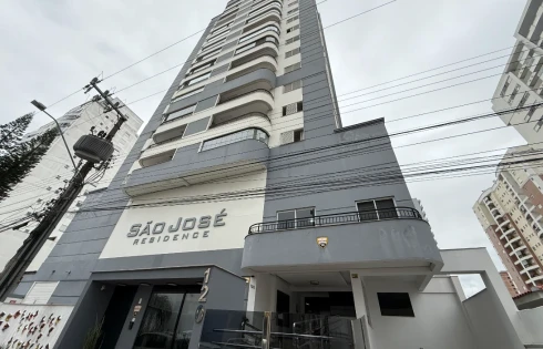 Apartamento com 3 quartos em Kobrasol, São José