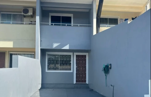 Sobrado Geminado com 2 quartos em Bela Vista, Palhoça