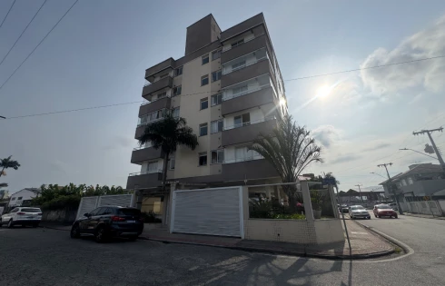 Apartamento com 3 quartos em centro, palhoca