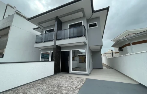 Sobrado Geminado com 3 quartos em Pagani, Palhoça