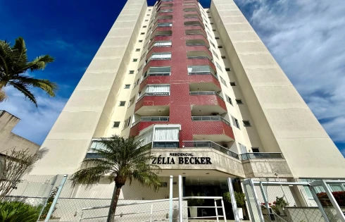 Apartamento com 3 quartos em Canto, Florianópolis