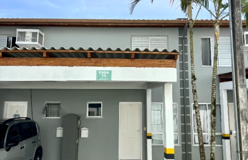 Sobrado Geminado com 2 quartos em Sertão do Maruim, São José