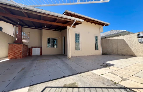 Casa com 2 quartos em Forquilhas, São José