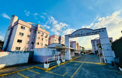 Apartamento com 3 quartos em Aririú, Palhoça