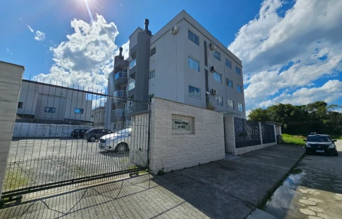 Apartamento com 2 quartos em Aririú, Palhoça