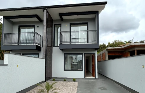 Sobrado Geminado com 2 quartos em Loteamento Vivenda dos Açores, Sāo José