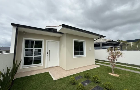 Casa com 2 quartos em Forquilhas, São José