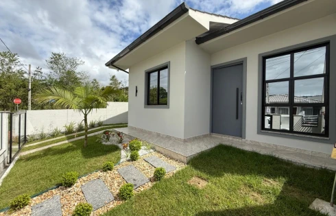 Casa com 2 quartos em Forquilhas, São José