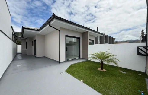 Casa Geminada com 2 quartos em Colônia Santana, São José