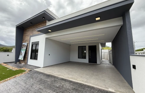 Casa com 3 quartos em Colônia Santana, São José