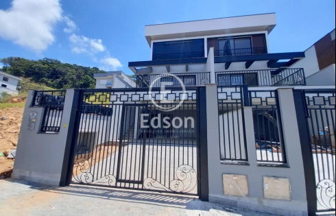 Casa com 3 quartos em São Sebastião, Palhoça