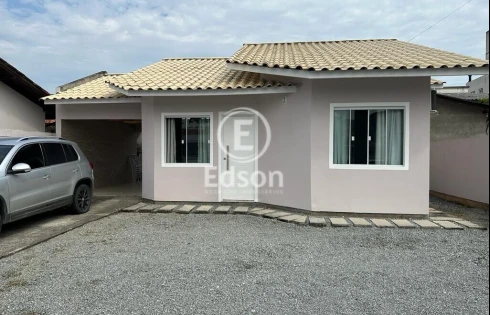 Casa com 2 quartos em Aririu, Palhoça