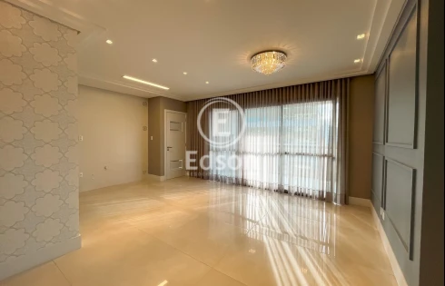 Apartamento com 3 quartos em Kobrasol, São José