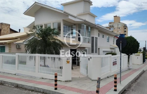 Casa com 3 quartos em Pagani, Palhoça