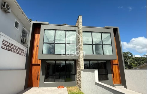 Sobrado Geminado com 3 quartos em Forquilhas, São José