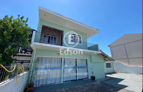 Casa com 4 quartos em Ponte do Imaruim, Palhoça
