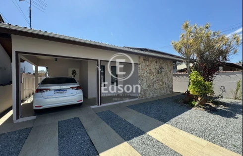 Casa com 3 quartos em Aririu, Palhoça