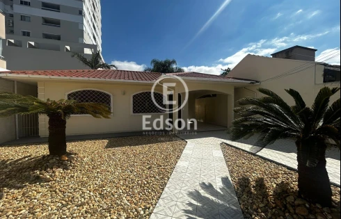 Casa com 2 quartos em Centro, Palhoça