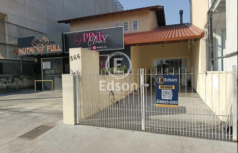 Casa com 4 quartos em Centro, Biguaçu