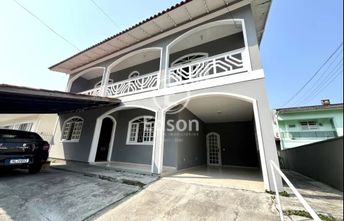 Casa com 5 quartos em Fazenda Santo Antônio, São José