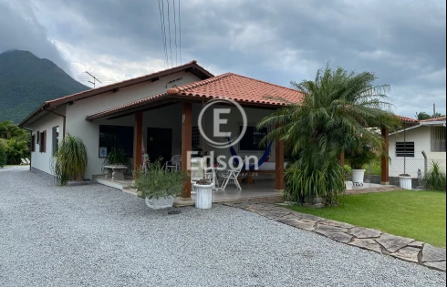 Casa com 4 quartos em Aririú da Formiga, Palhoça