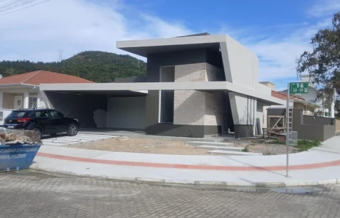 Casa com 3 quartos em Praia de Fora, Palhoça