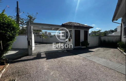 Sobrado Geminado com 3 quartos em Pedra Branca, Palhoça