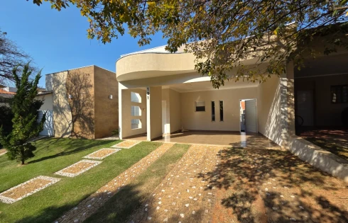Casa com 3 quartos em Rainha, Louveira