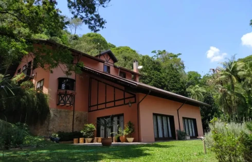 Casa com 5 quartos em Estrada do Moinho, Campo Limpo Paulista