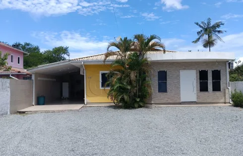 Apartamento com 3 quartos em Aririú, Palhoça