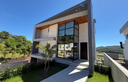 Apartamento com 3 quartos em São Francisco, Santo Amaro da Imperatriz