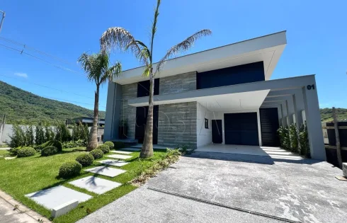 Apartamento com 3 quartos em Pedra Branca, Palhoça