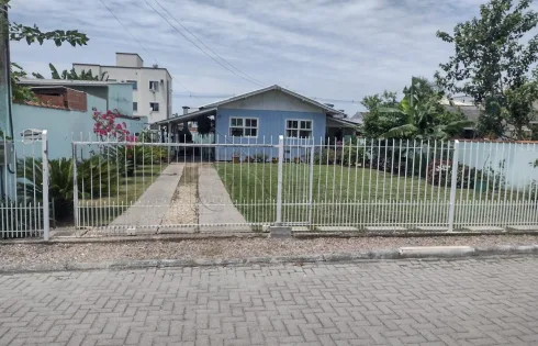 Apartamento com 2 quartos em Aririú, Palhoça