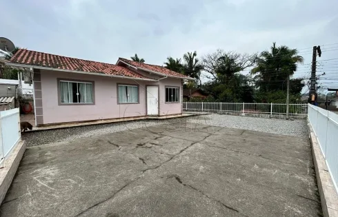 Apartamento com 3 quartos em Alto Aririú, Palhoça