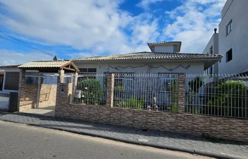 Apartamento com 3 quartos em Passa Vinte, Palhoça