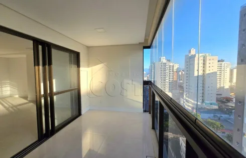 Apartamento com 3 quartos em Kobrasol, São José