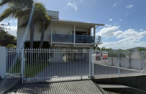 Apartamento com 4 quartos em Aririú, Palhoça