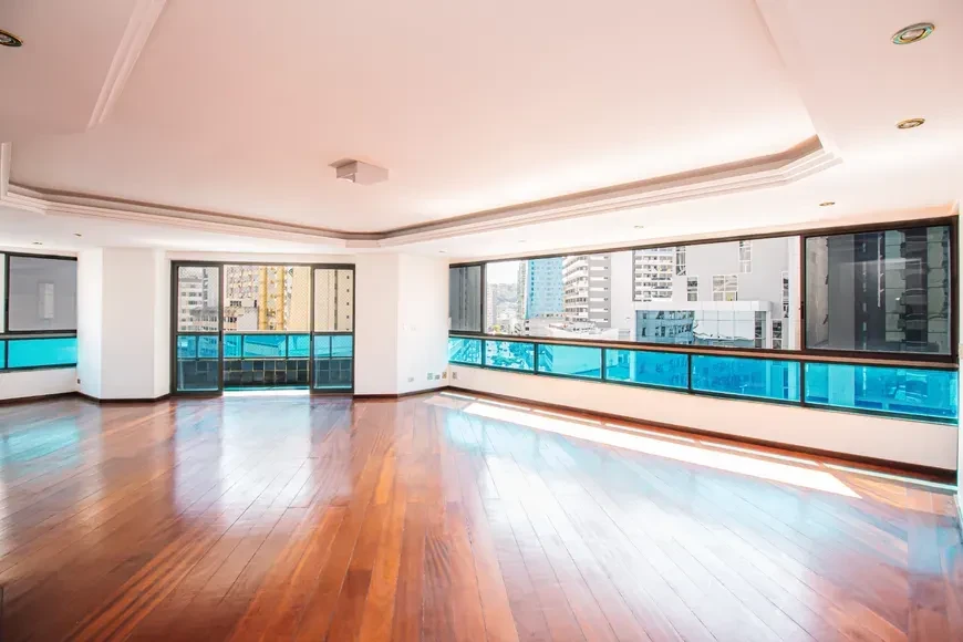 Apartamento com 3 Quartos e 3 banheiros