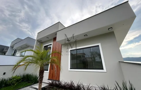 Casa com 4 quartos em Forquilhas, São José