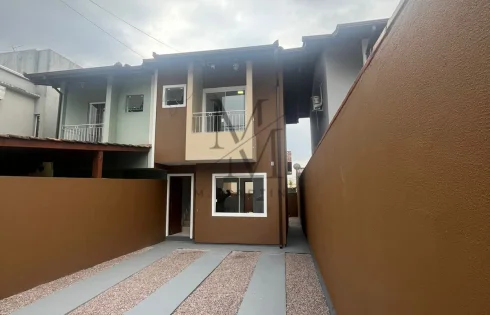 Sobrado com 2 quartos em Bela Vista, Palhoça