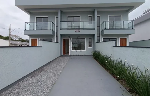 Sobrado com 2 quartos em Bela Vista, Palhoça