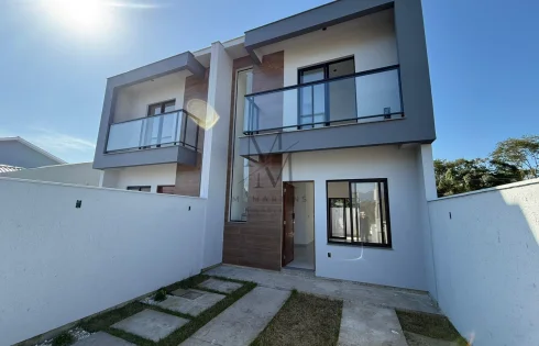 Sobrado com 2 quartos em Bela Vista, Palhoça