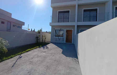 Sobrado com 3 quartos em Aririu, Palhoça