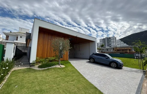 Apartamento com 3 quartos em Pedra Branca, Palhoça