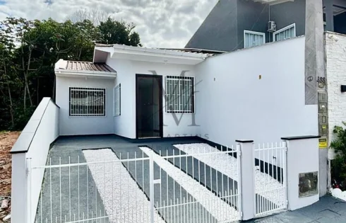 Casa com 2 quartos em Loteamento Jardins, Palhoça