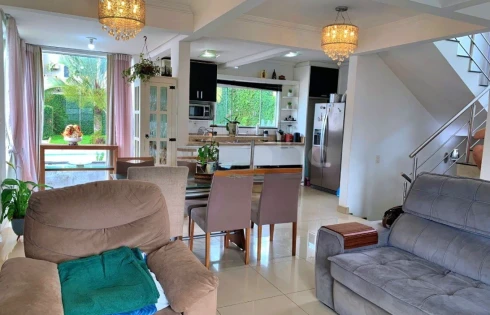 Casa 3 Quartos com 1 Suíte e 241m² - Pedra Branca