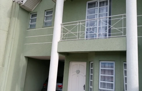 Casa Sobrado à Venda 3 Quartos 1 Suíte em Campo Largo