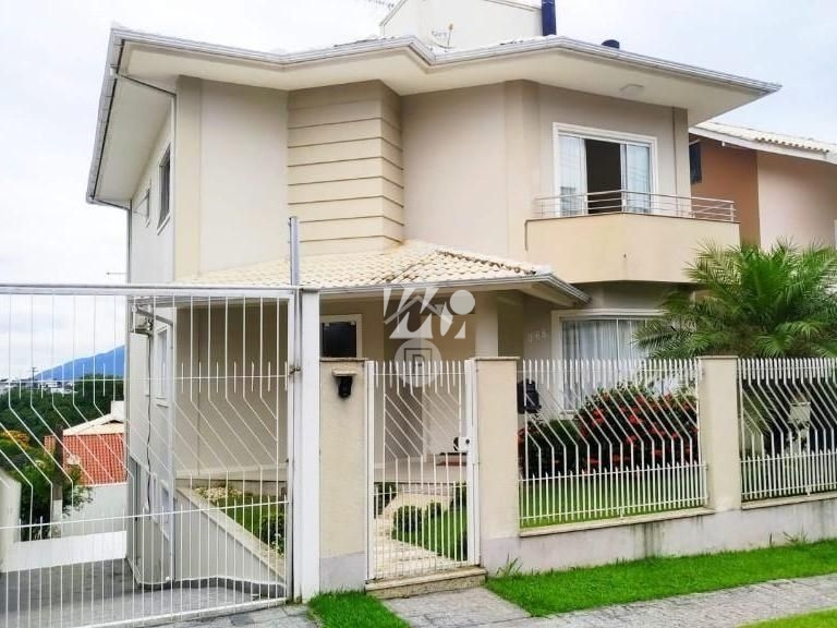 Casa em Pedra Branca, Palhoça. 3 quartos, 249m². Imagem 1 de 14