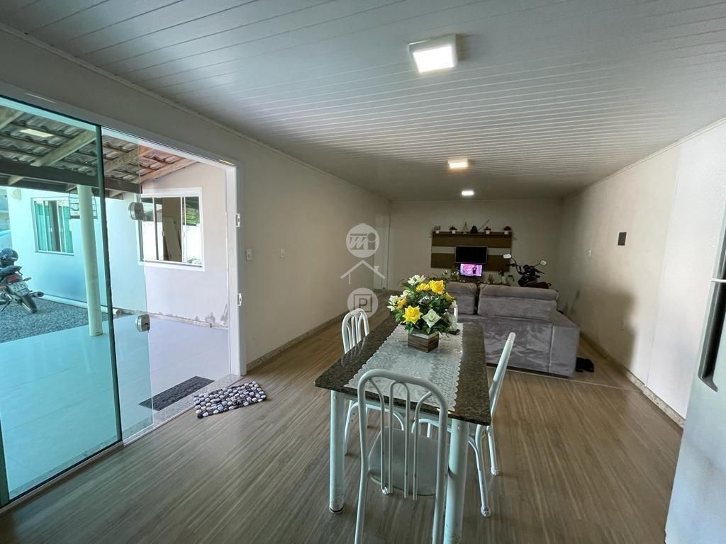 Casa em São Sebastião, Palhoça. 3 quartos, 184m². Imagem 2 de 8
